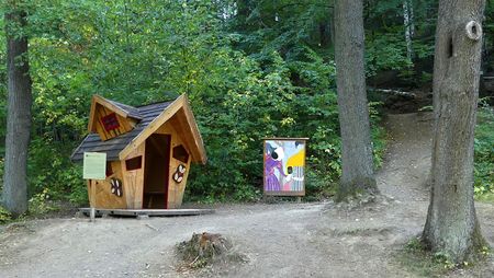 Rastplatz für Kinder und Familien am Märchenweg in Wernigerode.